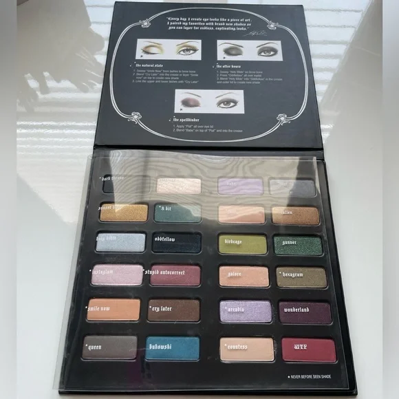 KAT VON D SPELLBINDING EYESHADOW BOOK **RARE** - Picture 4 of 4